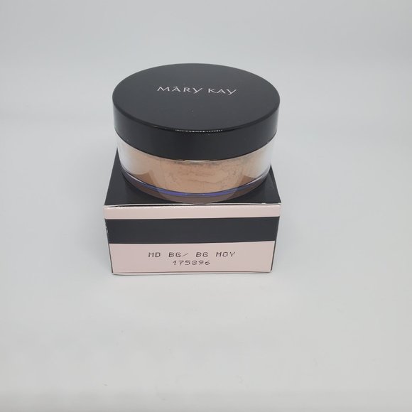 Medium Beige Silky Setting Powder - Mary Kay - NIB - Picture 3 of 4